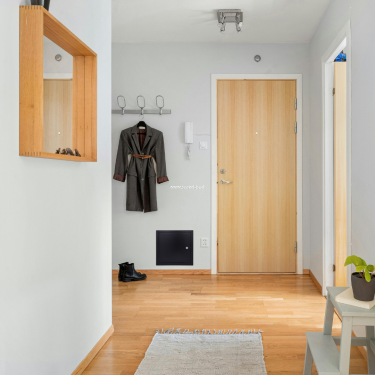 wizualizacja wnętrza drzwiczki rewizyjne classic klucz czarne.png